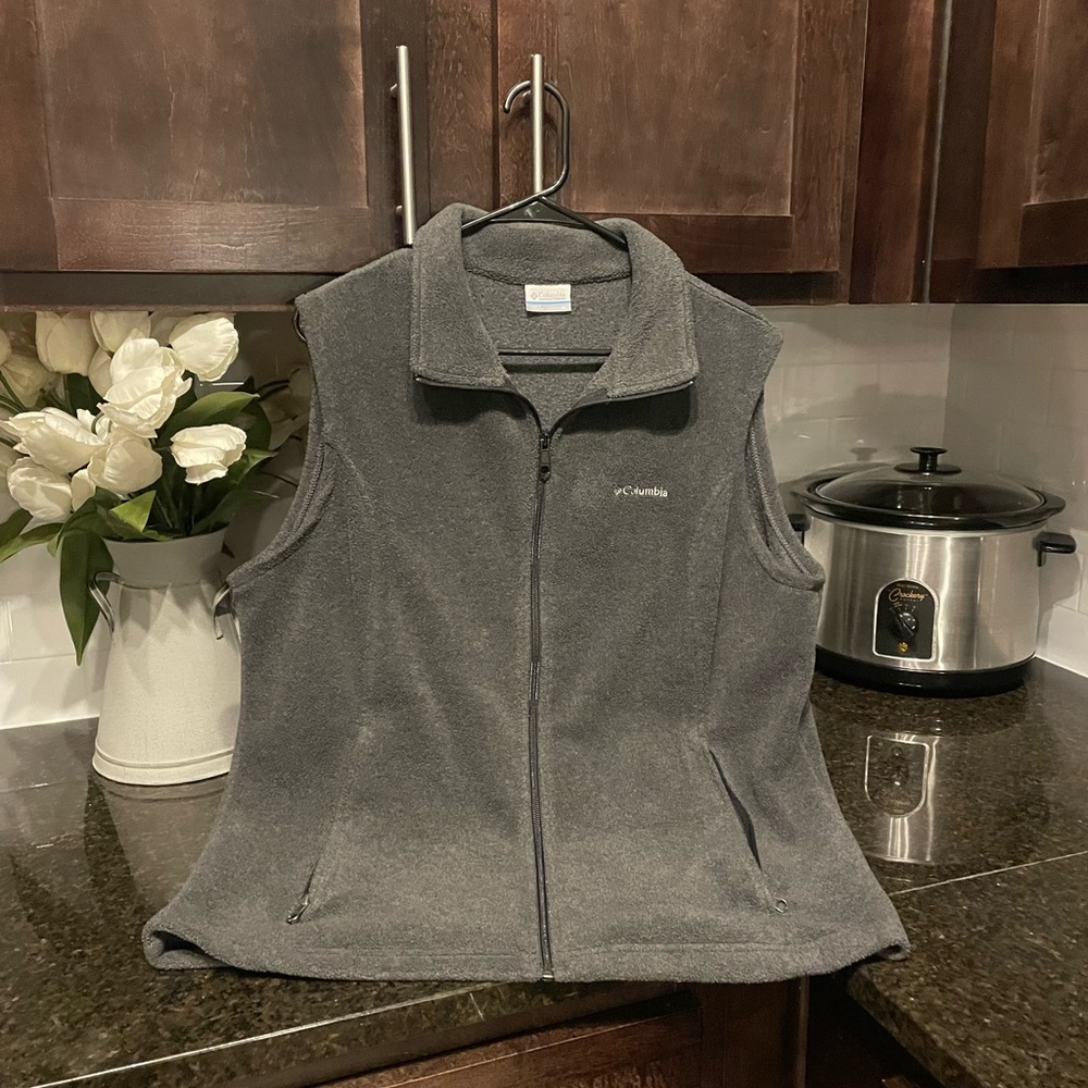 Women’s Columbia Fleece Vest, XL Grey